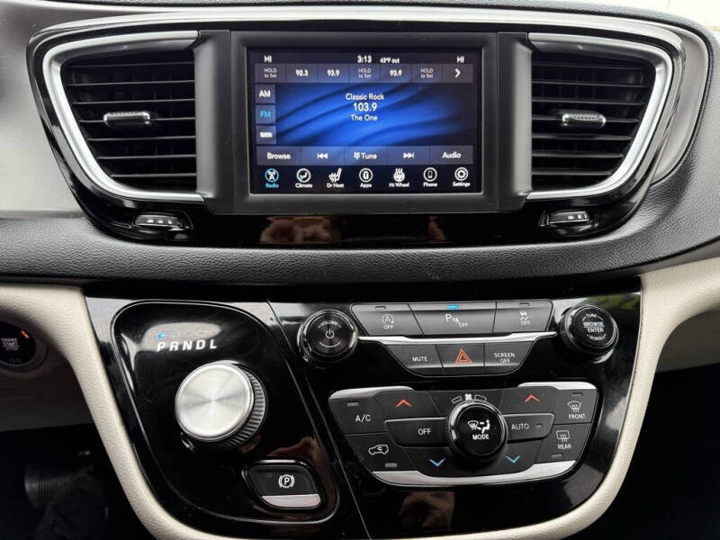 2020 Chrysler Pacifica Touring L