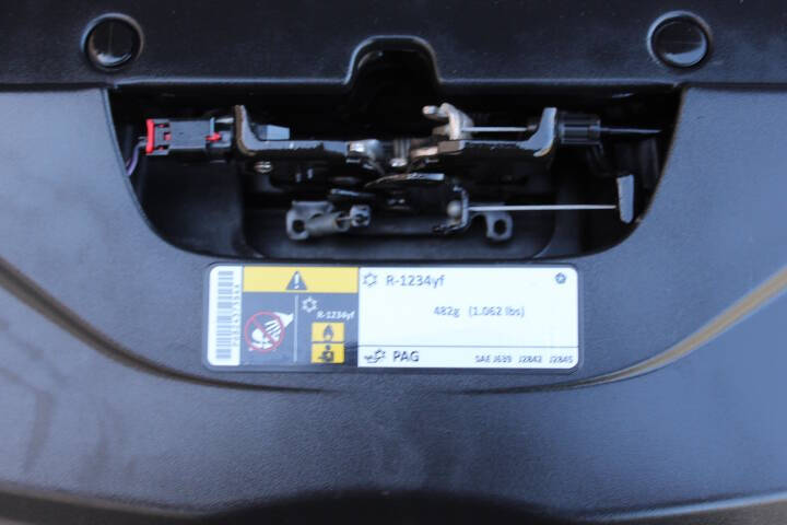 2016 Chrysler 200 C Platinum