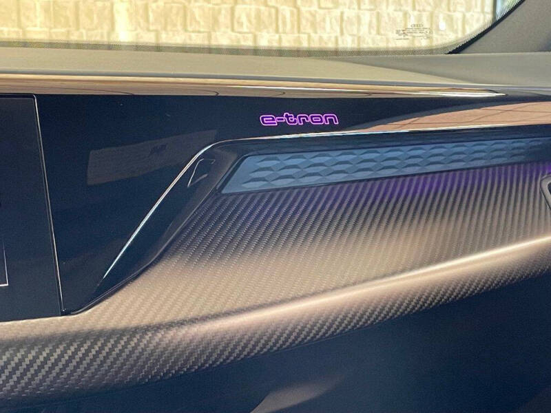 2023 Audi e-tron GT quattro Premium Plus