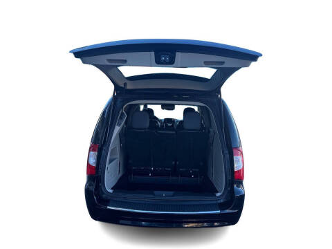 2016 Chrysler Town and Country Touring