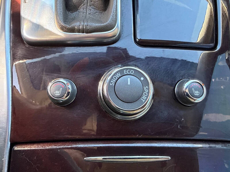 2011 Infiniti M37