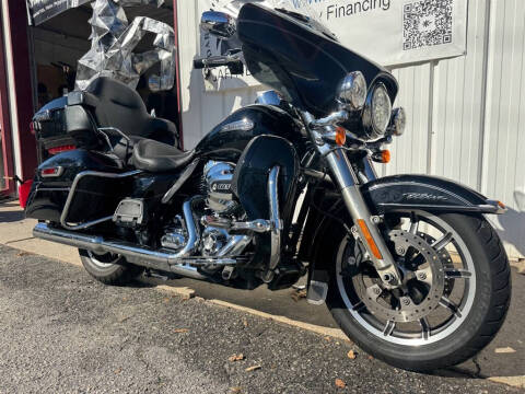 2015 Harley-Davidson FLHTCU103 -