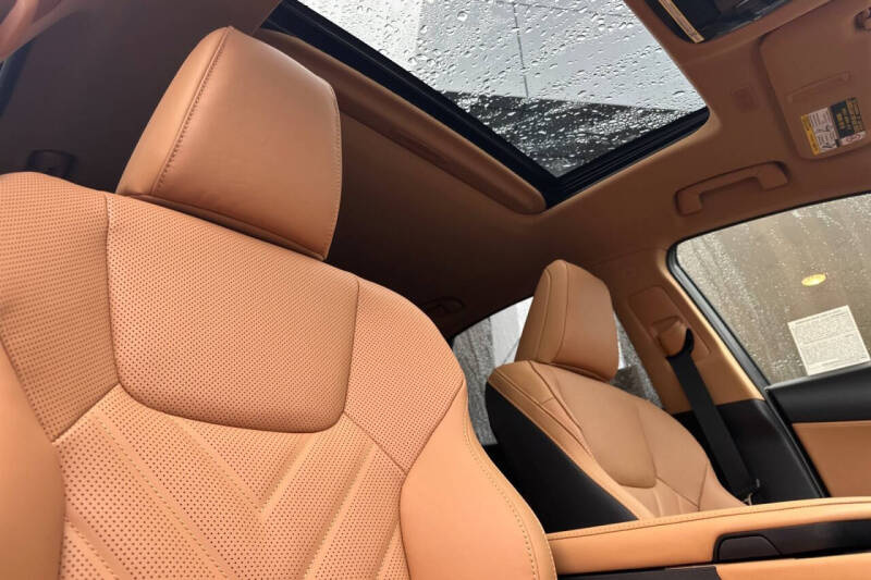 2026 Lexus NX 450h+ Luxury