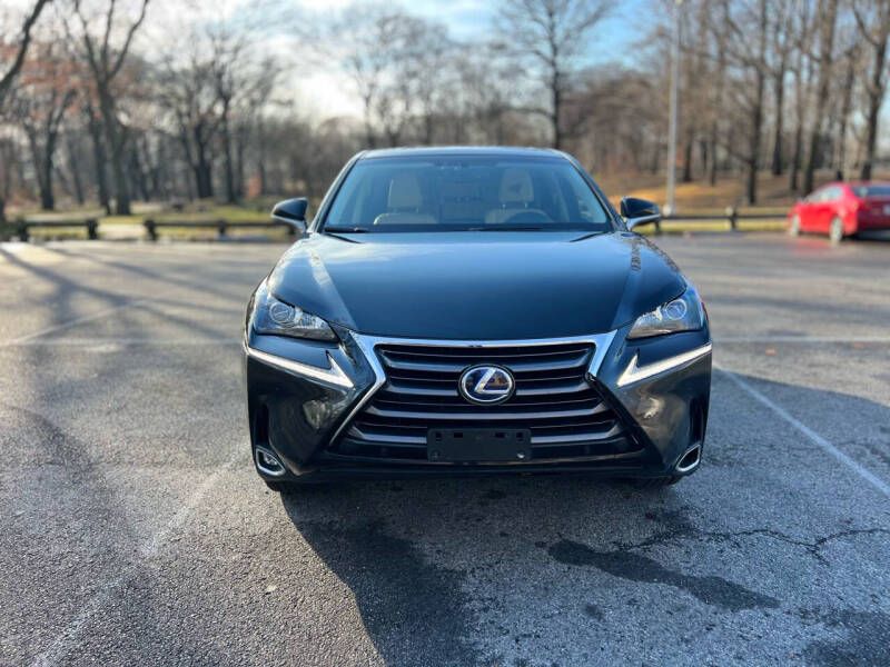 2015 Lexus NX 300h photo 2