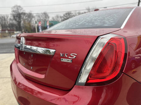 2010 Lincoln MKS