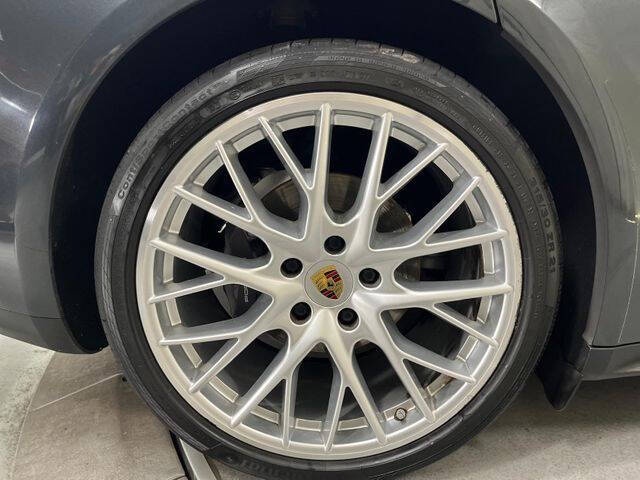 2018 Porsche Panamera 4