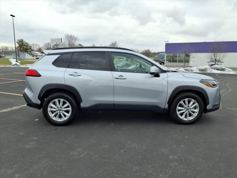 2023 Toyota Corolla Cross LE