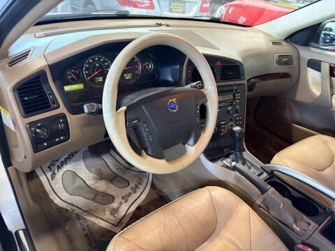 2004 Volvo XC70