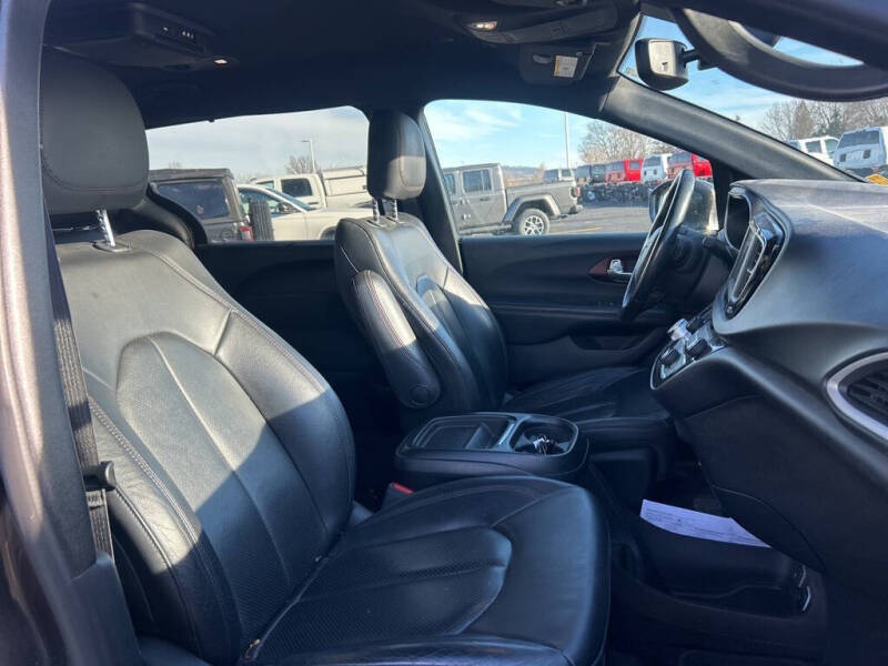 2020 Chrysler Pacifica Touring L