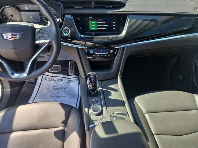 2024 Cadillac XT6 Sport