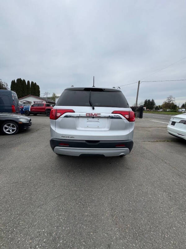 2017 GMC Acadia SLE-2