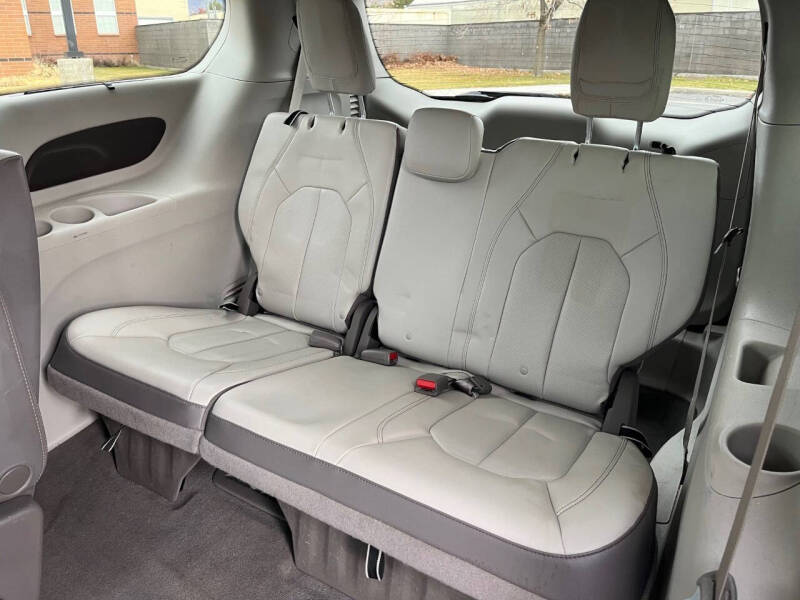 2019 Chrysler Pacifica Touring L