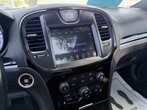 2017 Chrysler 300
