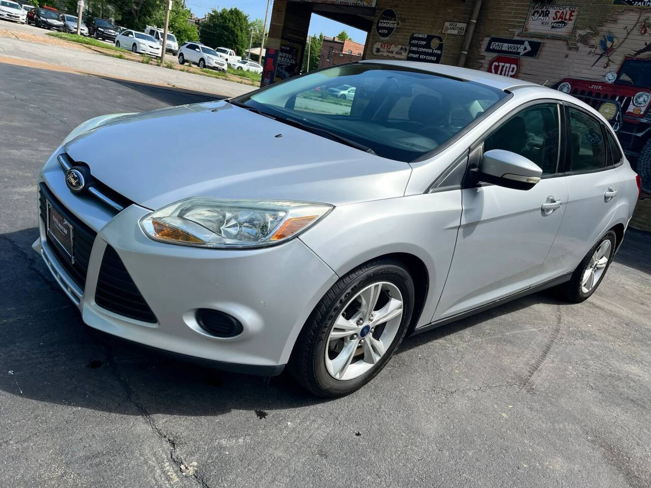 2014 Ford Focus SE SE 4dr Sedan 2