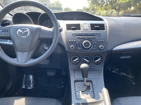 2013 Mazda MAZDA3 i SV