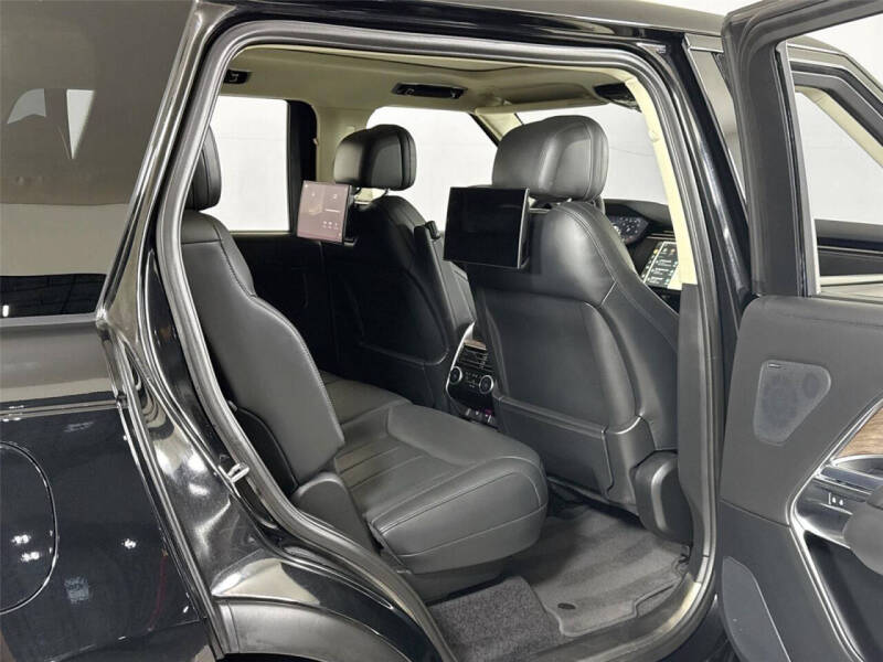 2023 Land Rover Range Rover P530 SE LWB