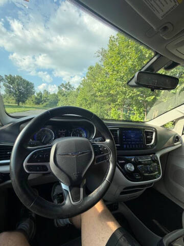 2017 Chrysler Pacifica Touring-L