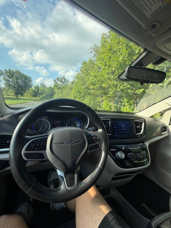 2017 Chrysler Pacifica Touring-L