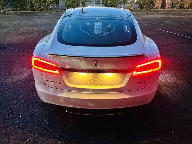 2015 Tesla Model S P85D