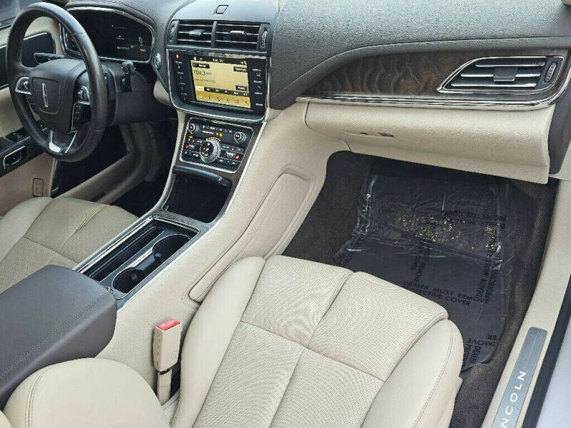 2018 Lincoln Continental Select