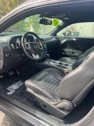 2014 Dodge Challenger SXT Plus