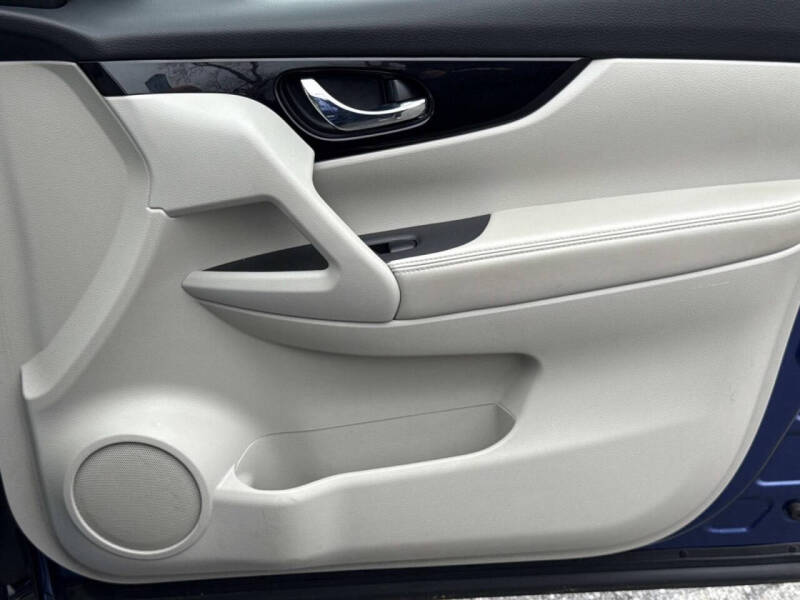 2022 Nissan Rogue Sport SV