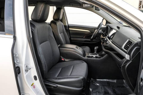 2017 Toyota Highlander LE Plus