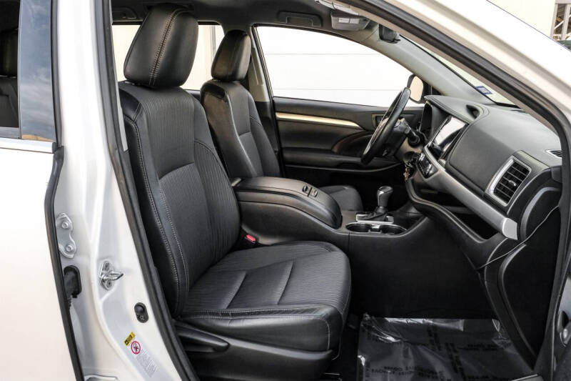 2017 Toyota Highlander LE Plus