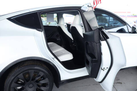 2023 Tesla Model Y Long Range