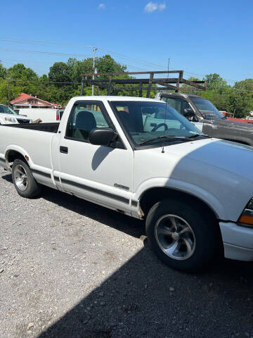 2000 Chevrolet S-10 for sale at WARREN'S AUTO SALES in Maryville TN