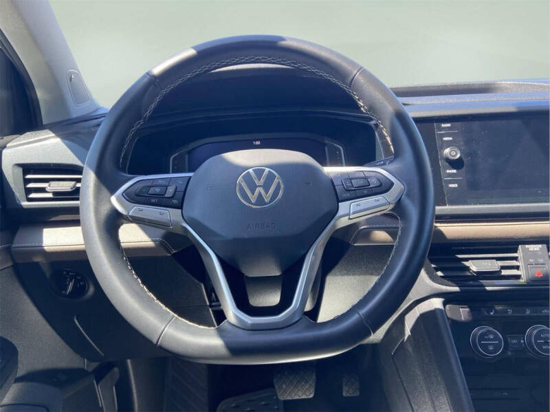 2024 Volkswagen Taos SEL 4Motion