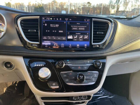 2022 Chrysler Pacifica Hybrid Touring L