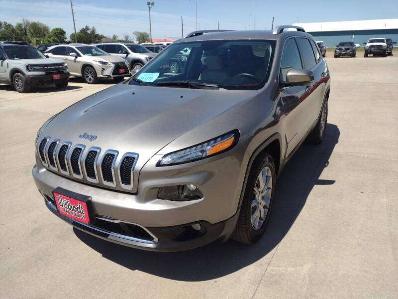 Used 2018 Jeep Cherokee Limited with VIN 1C4PJMDB5JD577941 for sale in Chamberlain, SD