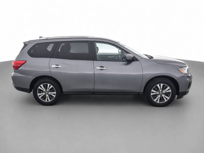 2019 Nissan Pathfinder SL