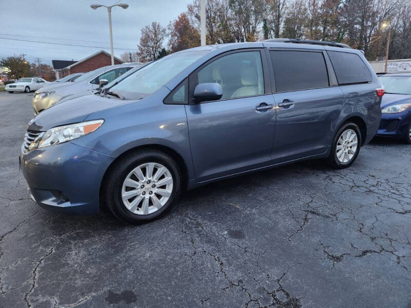2016 Toyota Sienna LE 7-Passenger