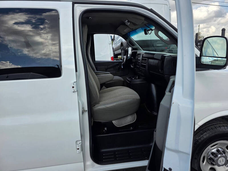 2017 Chevrolet Express LT 3500