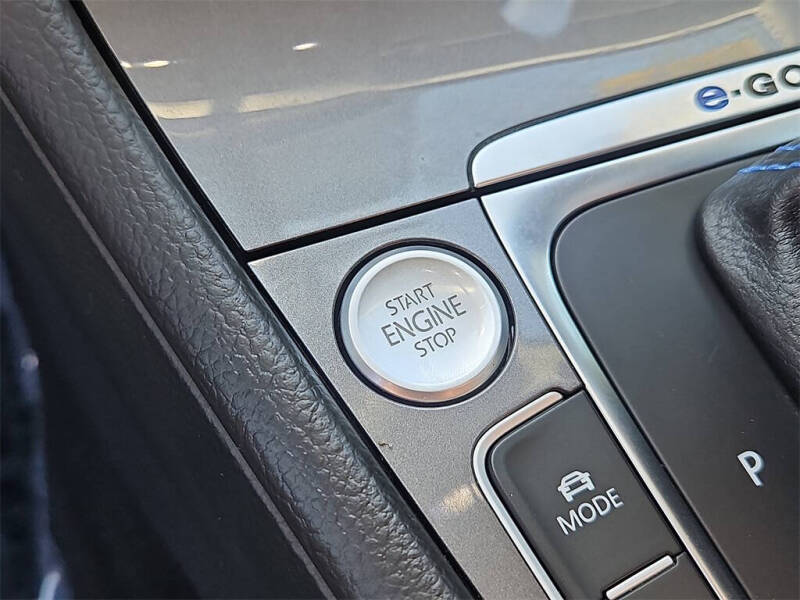 2016 Volkswagen e-Golf SE