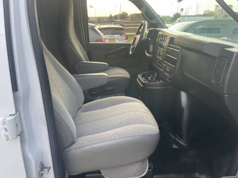 2020 GMC Savana 2500