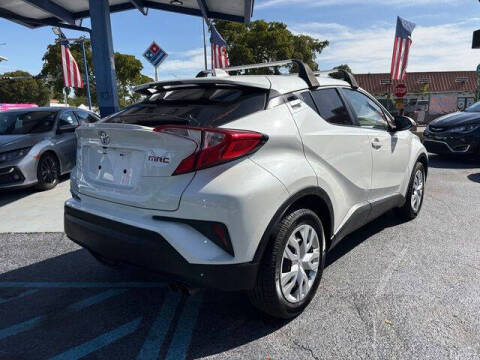 2020 Toyota C-HR LE
