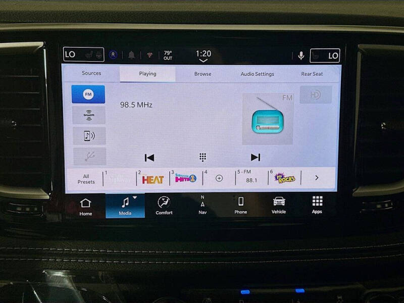 2026 Chrysler Pacifica Select