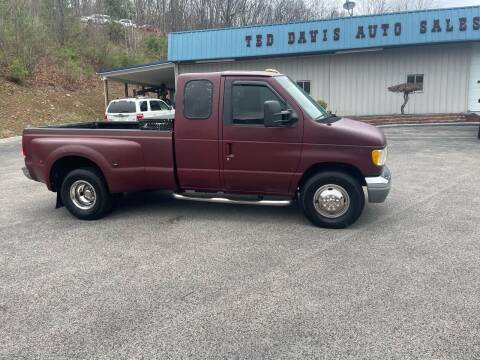 1997 Ford E-Series for sale at Ted Davis Auto Sales in Riverton WV
