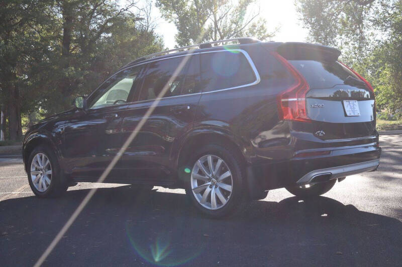 2016 Volvo XC90 T6 Momentum