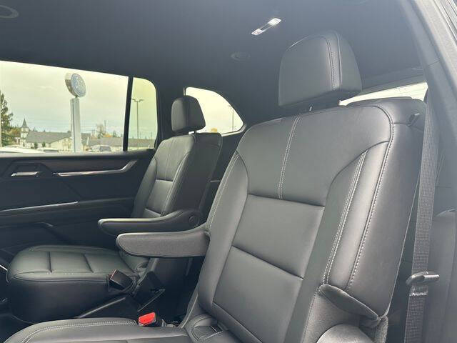 2024 GMC Acadia Elevation