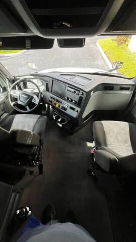 2020 Freightliner Cascadia