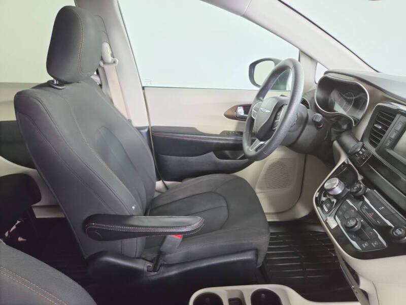 2017 Chrysler Pacifica LX