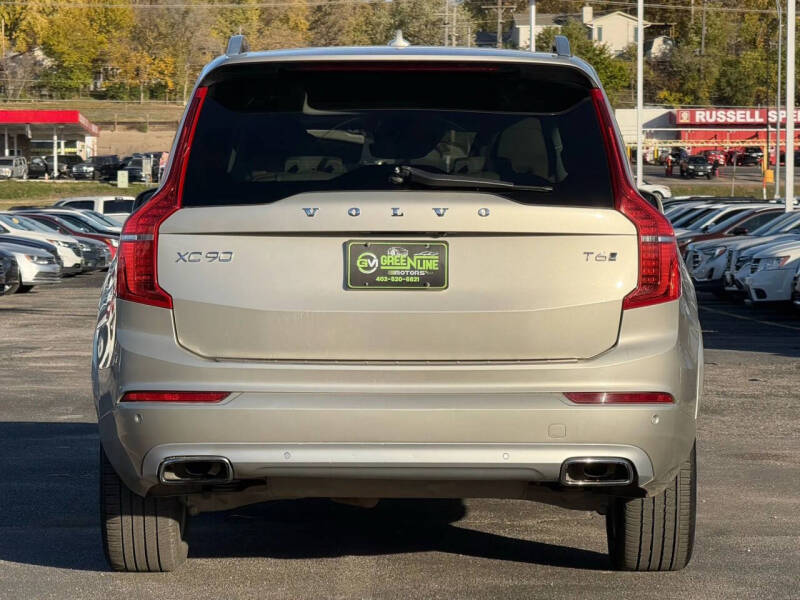 2016 Volvo XC90 T6 Momentum