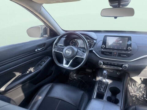 2022 Nissan Altima 2.5 SR