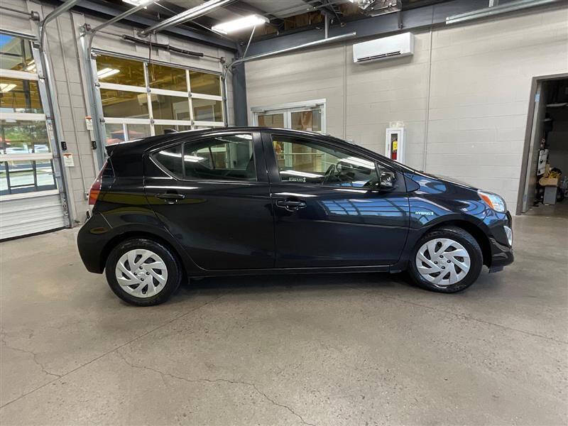 2016 Toyota Prius c Two