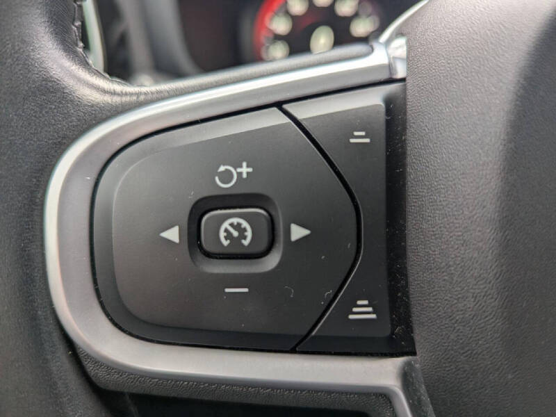 2022 Volvo S60 B5 Momentum