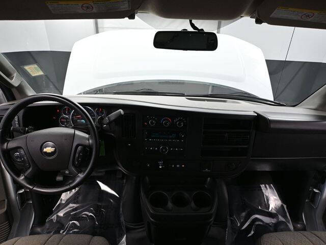 2022 Chevrolet Express 2500